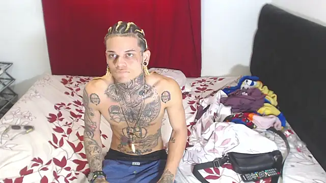 Snapshot of hot_man05 chatting on February 2025 09:18:01 PM hot man05 online show from February 2025 09:18:01 PM