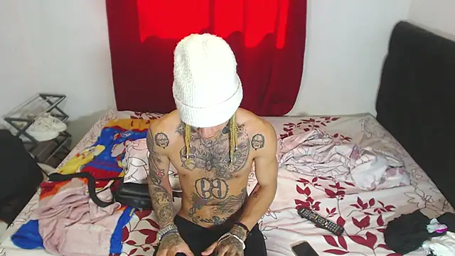 Snapshot of hot_man05 chatting on February 2025 07:09:01 PM hot man05 online show from February 2025 07:09:01 PM