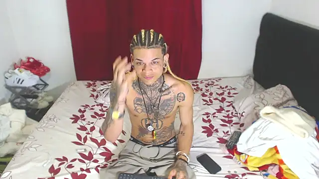 Snapshot of hot_man05 chatting on February 2025 02:33:02 AM hot man05 online show from February 2025 02:33:02 AM