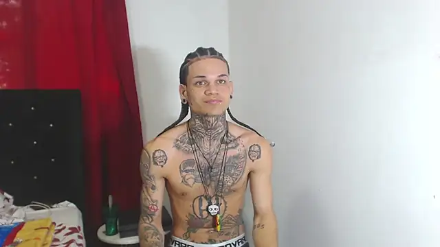 Snapshot of hot_man05 chatting on February 2025 09:00:01 PM hot man05 online show from February 2025 09:00:01 PM