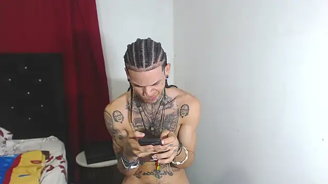 Snapshot of hot_man05 chatting on February 2025 03:23:02 AM hot man05 online show from February 2025 03:23:02 AM