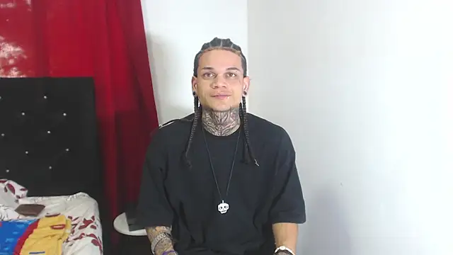 Snapshot of hot_man05 chatting on February 2025 09:48:01 PM hot man05 online show from February 2025 09:48:01 PM