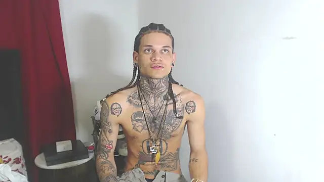 Snapshot of hot_man05 chatting on February 2025 03:47:02 AM hot man05 online show from February 2025 03:47:02 AM