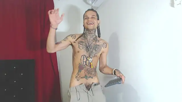 Snapshot of hot_man05 chatting on February 2025 10:04:02 AM hot man05 online show from February 2025 10:04:02 AM