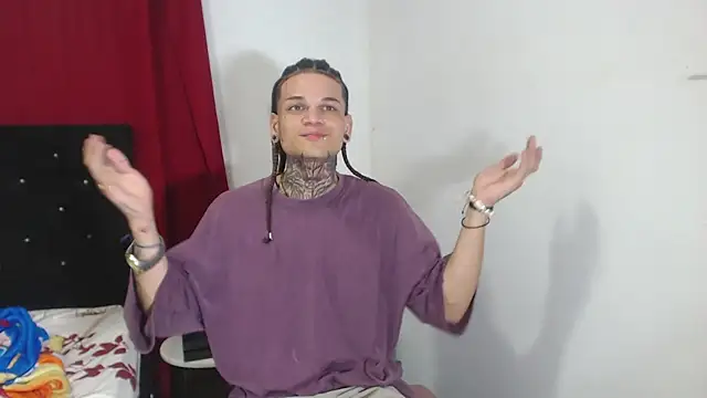 Snapshot of hot_man05 chatting on March 2025 01:31:02 AM hot man05 online show from March 2025 01:31:02 AM