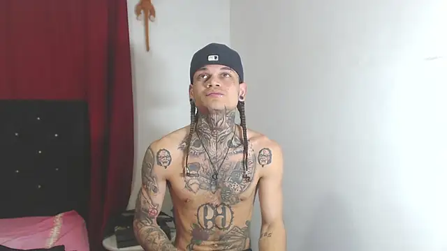 Snapshot of hot_man05 chatting on March 2025 02:42:02 AM hot man05 online show from March 2025 02:42:02 AM