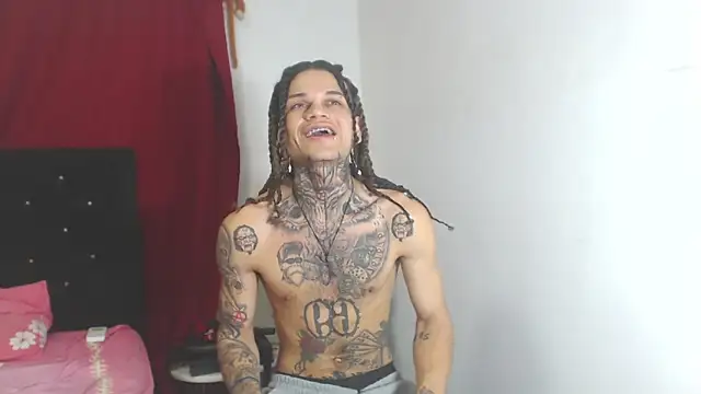 Snapshot of hot_man05 chatting on March 2025 08:32:01 AM hot man05 online show from March 2025 08:32:01 AM