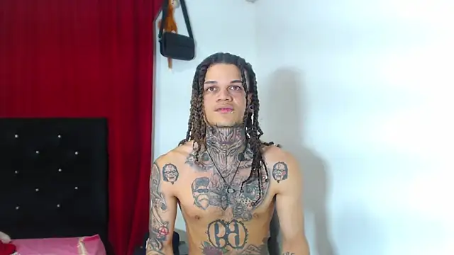 Snapshot of hot_man05 chatting on March 2025 05:09:02 AM hot man05 online show from March 2025 05:09:02 AM