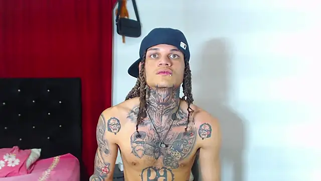 Snapshot of hot_man05 chatting on March 2025 08:34:02 AM hot man05 online show from March 2025 08:34:02 AM