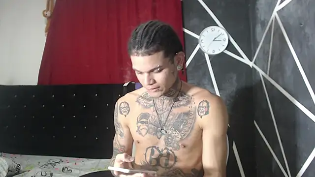 Snapshot of hot_man05 chatting on October 2025 10:30:01 PM hot man05 online show from October 2025 10:30:01 PM