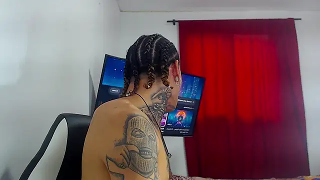 Snapshot of hot_man05 chatting on October 2025 07:21:02 PM hot man05 online show from October 2025 07:21:02 PM