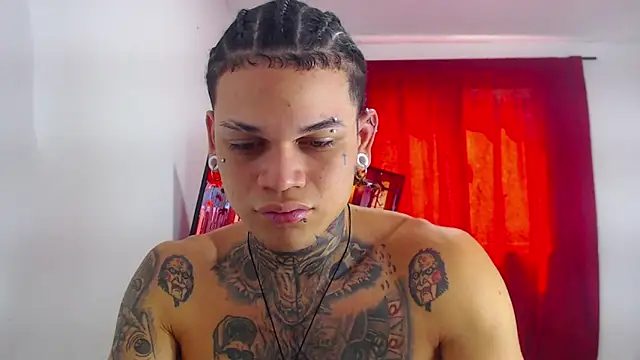 Snapshot of hot_man05 chatting on October 2025 05:19:02 PM hot man05 online show from October 2025 05:19:02 PM