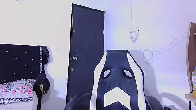 Snapshot of hot_man05 chatting on November 2025 11:27:02 PM hot man05 online show from November 2025 11:27:02 PM