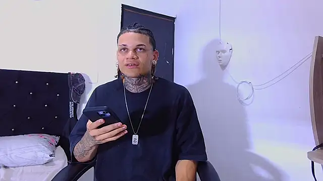 Snapshot of hot_man05 chatting on November 2025 05:39:01 AM hot man05 online show from November 2025 05:39:01 AM