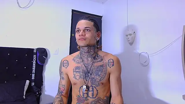 Snapshot of hot_man05 chatting on December 2025 09:01:02 PM hot man05 online show from December 2025 09:01:02 PM