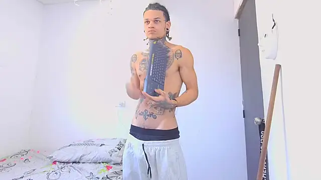 Snapshot of hot_man05 chatting on February 2026 06:23:01 PM hot man05 online show from February 2026 06:23:01 PM