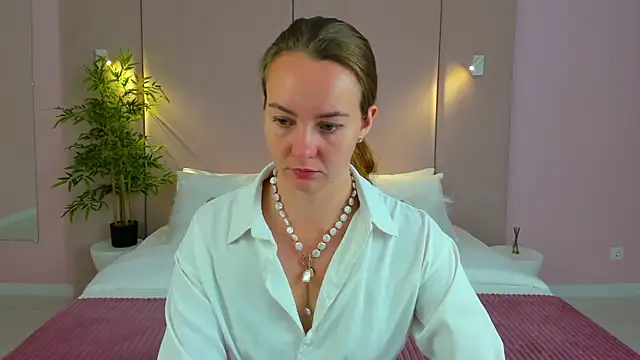 JaniceCollins online show from October 2025 02:20:01 AM