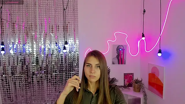 Snapshot of CharmBianca chatting on January 2025 11:44:02 AM CharmBianca online show from January 2025 11:44:02 AM