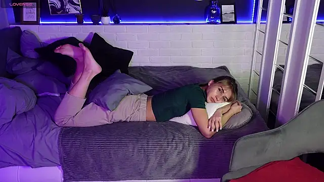 Snapshot of CharmBianca chatting on February 2025 11:46:01 AM CharmBianca online show from February 2025 11:46:01 AM