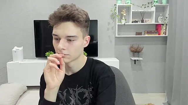 Snapshot of avegothy- chatting on January 2025 11:44:02 AM avegothy- online show from January 2025 11:44:02 AM