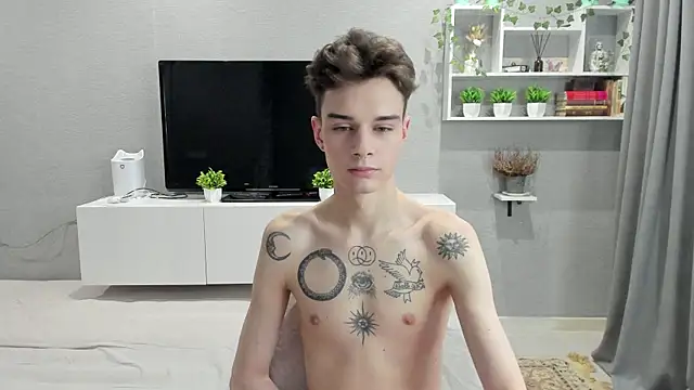 Snapshot of avegothy- chatting on February 2025 08:05:01 AM avegothy- online show from February 2025 08:05:01 AM