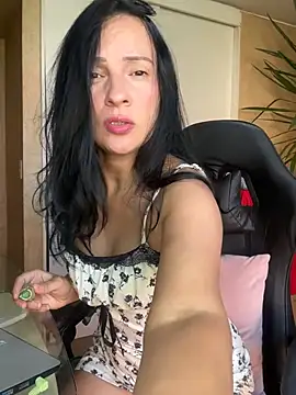 Snapshot of ValeriaVixen chatting on March 2026 07:14:01 PM ValeriaVixen online show from March 2026 07:14:01 PM