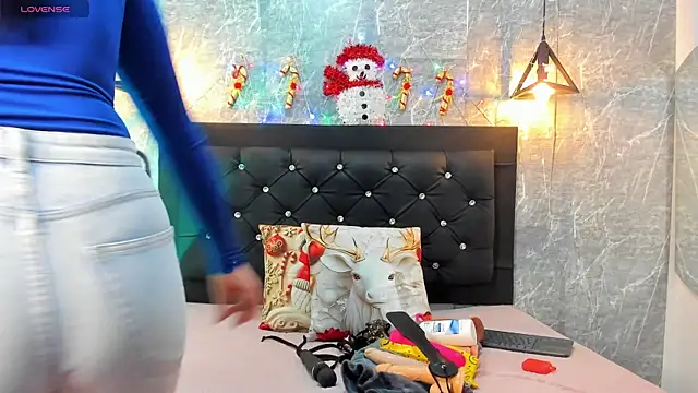 emberhodson online show from December 2025 11:41:01 AM