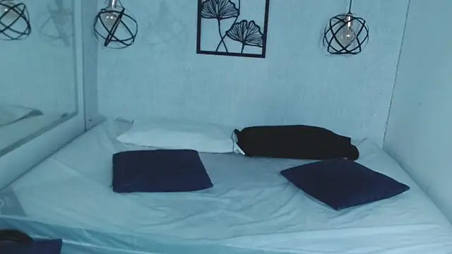 Liiamthompson online show from March 2025 07:14:02 AM