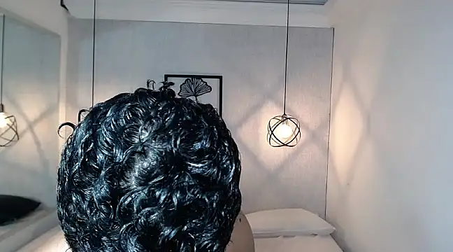 Liiamthompson online show from March 2025 02:55:02 PM