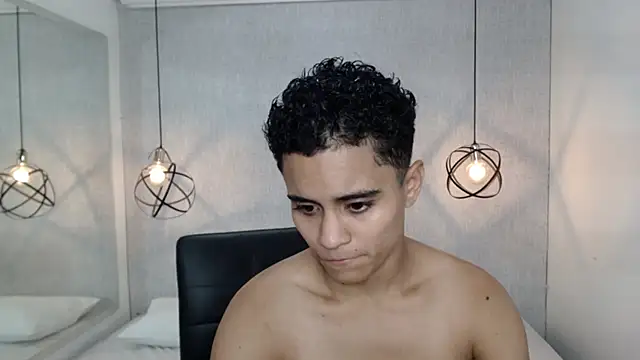 Liiamthompson online show from March 2025 02:34:01 PM