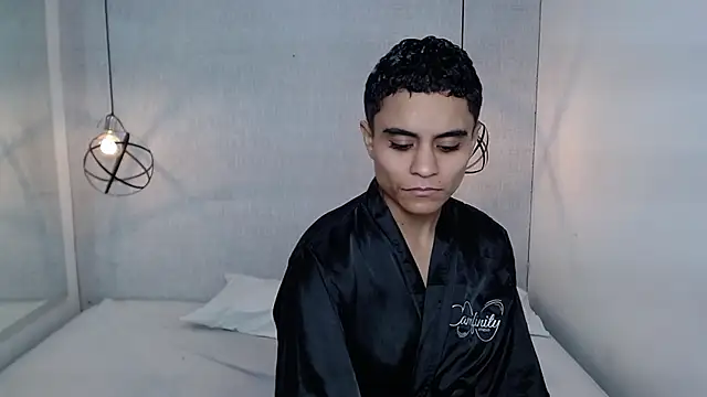 Liiamthompson online show from March 2025 11:21:01 AM