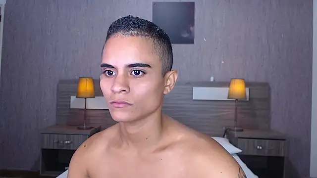 Liiamthompson online show from September 2025 09:11:02 AM