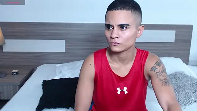 Liiamthompson online show from October 2025 07:38:02 PM