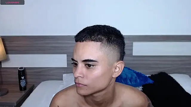 Liiamthompson online show from November 2025 11:09:01 AM