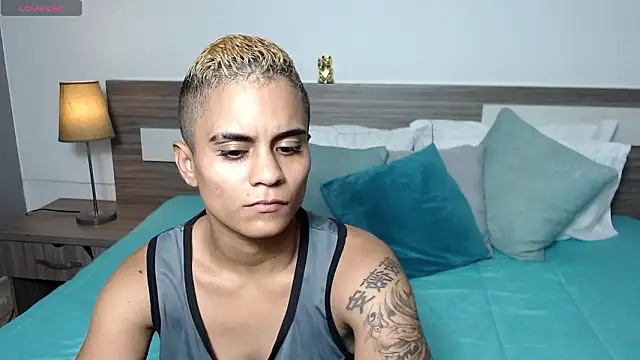 Liiamthompson online show from January 2026 07:12:01 PM