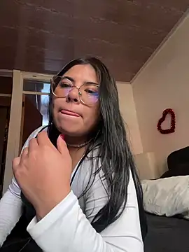 viccky vick online show from March 2025 03:37:01 PM