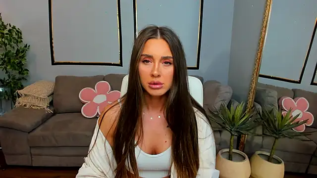 Snapshot of Anya-Ray chatting on April 2026 01:03:01 PM Anya-Ray online show from April 2026 01:03:01 PM