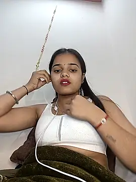 Snapshot of RAYI_123 chatting on February 2025 08:00:01 PM RAYI 123 online show from February 2025 08:00:01 PM