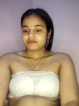 Snapshot of RAYI_123 chatting on March 2025 06:01:02 PM RAYI 123 online show from March 2025 06:01:02 PM