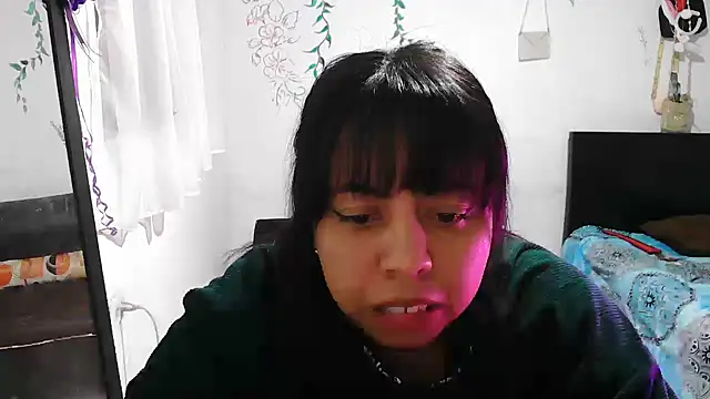 alexandraluv online show from October 2025 11:07:01 PM