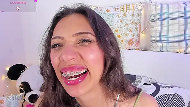 Miss veronicaa2 online show from February 2025 03:27:01 PM