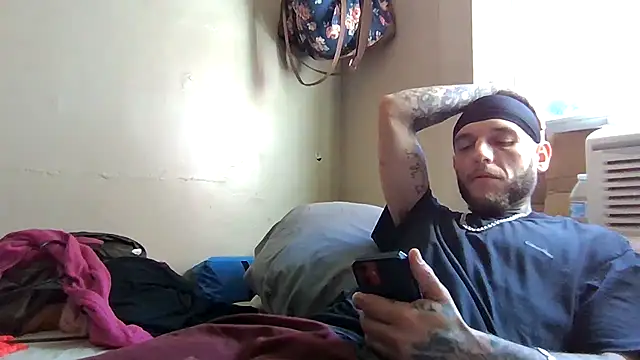 cruz815 online show from October 2025 06:14:02 PM