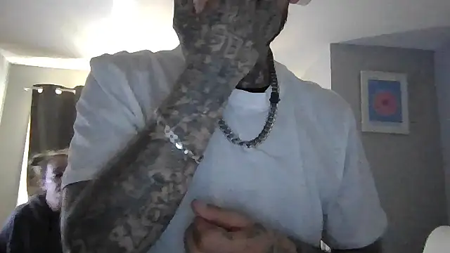 cruz815 online show from April 2026 03:12:01 PM