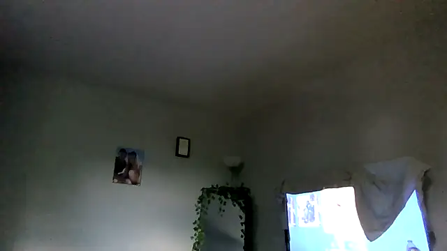 Snapshot of cruz815 chatting on June 2026 08:23:01 PM cruz815 online show from June 2026 08:23:01 PM