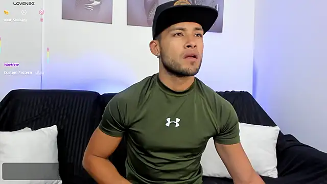 Max Conor1 online show from November 2025 12:05:02 PM