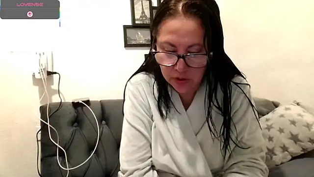 MirandaLatinaLovely online show from October 2025 03:24:02 PM
