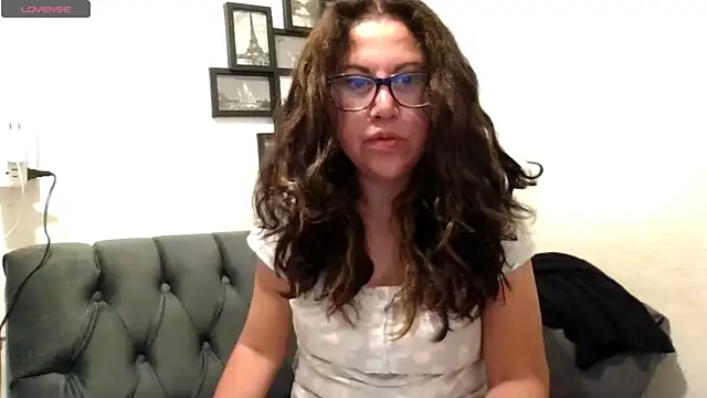 Snapshot of MirandaLatinaLovely chatting on November 2025 03:45:01 PM MirandaLatinaLovely online show from November 2025 03:45:01 PM