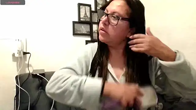 Snapshot of MirandaLatinaLovely chatting on November 2025 04:28:02 PM MirandaLatinaLovely online show from November 2025 04:28:02 PM