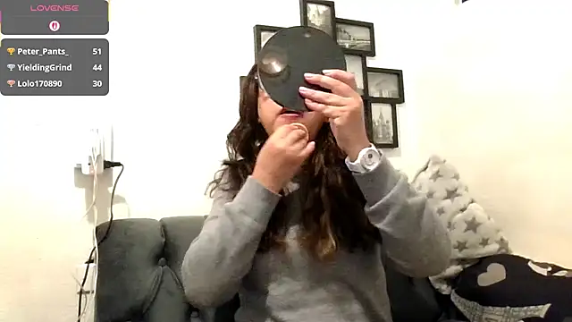 Snapshot of MirandaLatinaLovely chatting on November 2025 05:01:02 PM MirandaLatinaLovely online show from November 2025 05:01:02 PM