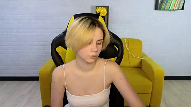 Snapshot of BettyCarter07 chatting on February 2025 09:15:01 AM BettyCarter07 online show from February 2025 09:15:01 AM